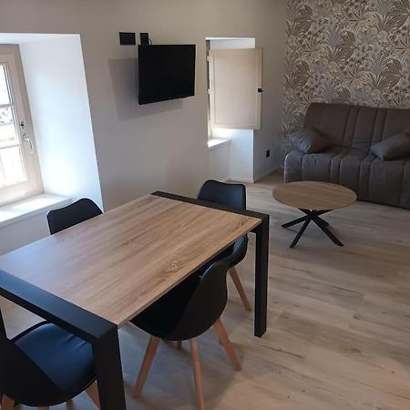 Chez David - Vacances Sous Les Toits Brioude Exterior photo